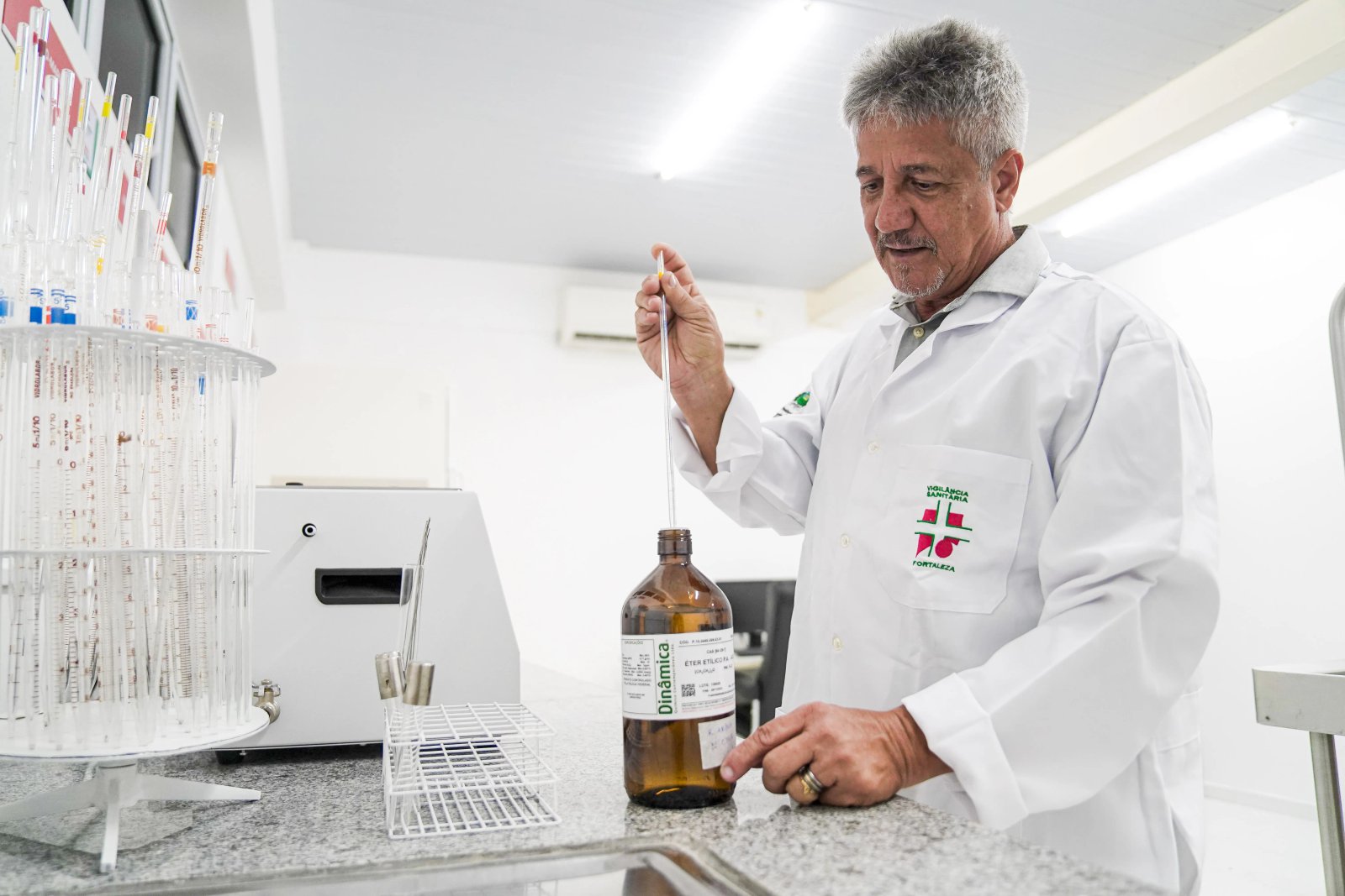 interior do laboratório de vigilância sanitária